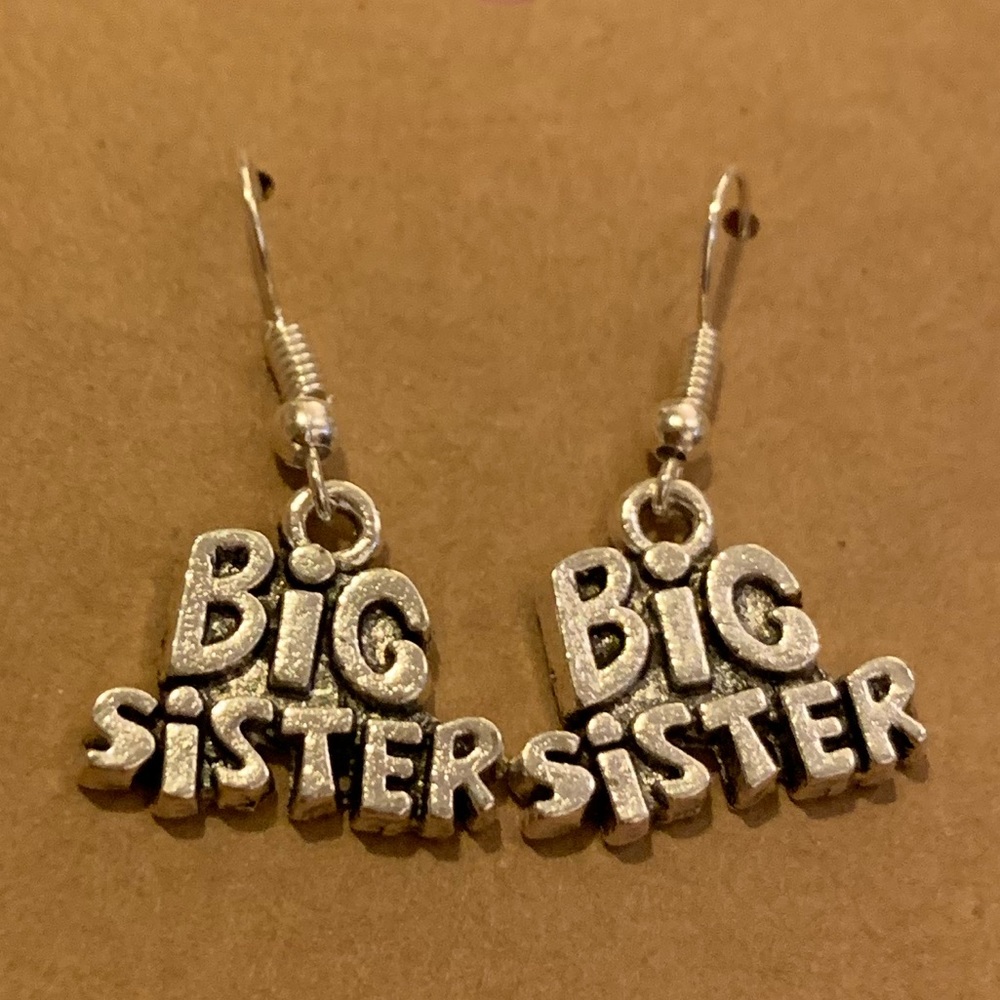 Big sister earrings - Picture 3 of 3